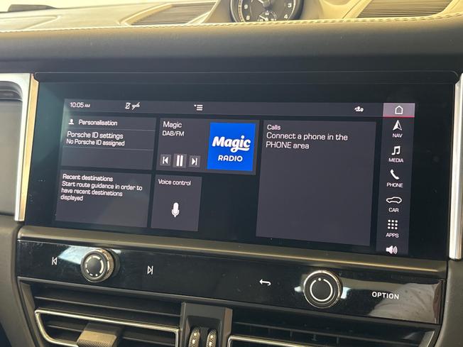 PORSCHE Macan Photo 30