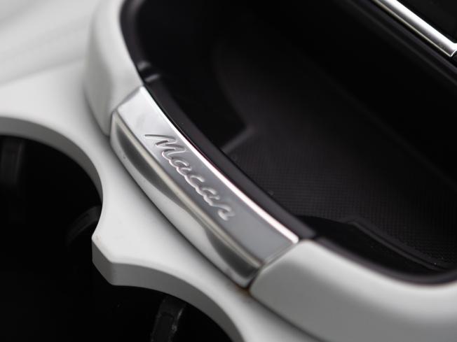 PORSCHE Macan Photo 24