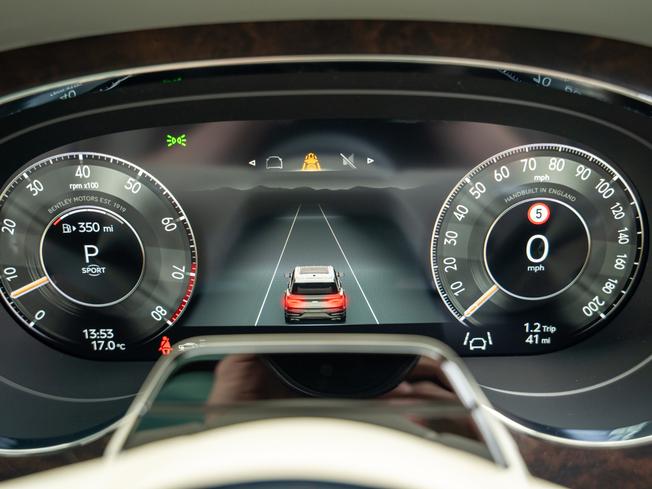 BENTLEY Bentayga Photo 18