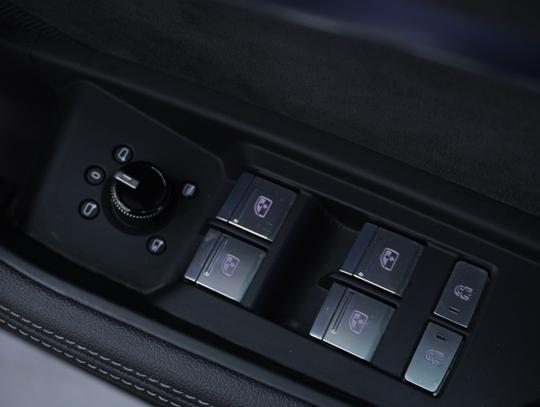 Audi e-tron Photo 10c03de0-d9bc-45ed-ba14-9393f5aa3ca9.jpg