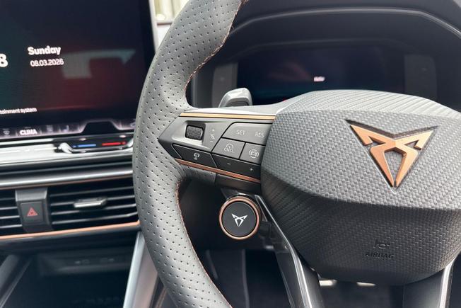 CUPRA Leon Photo 16