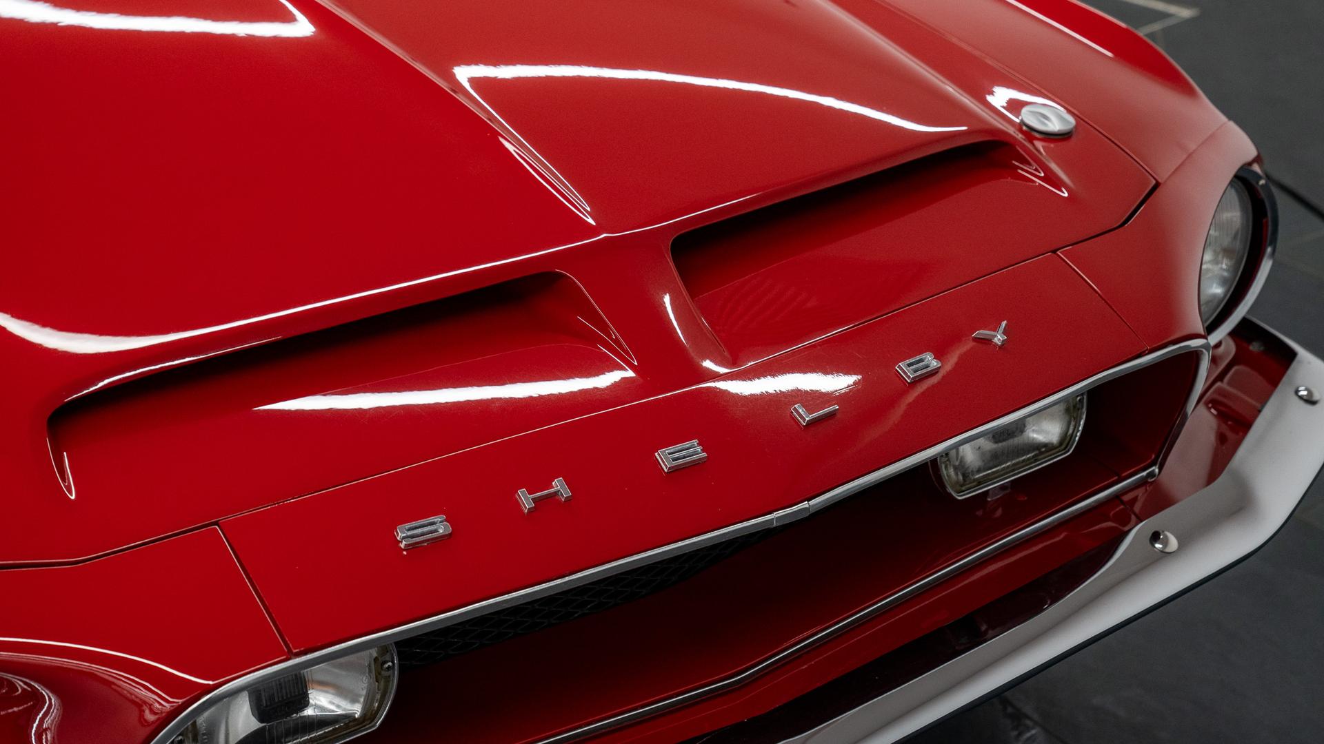 Ford Mustang Photo 10d32ff8-6bb1-44c3-846a-f89878dbd2b3.jpg