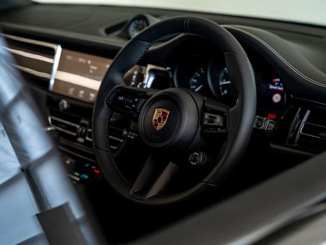 PORSCHE Macan Photo 21
