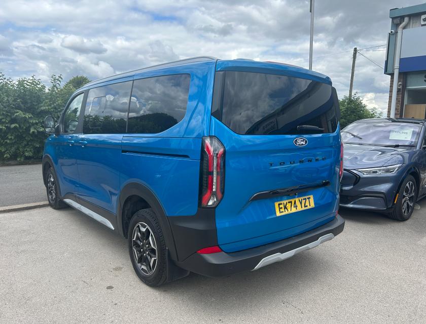 Ford Tourneo Custom Photo 10dbb47a-8483-493f-8594-9ca49e20e6c5.jpg