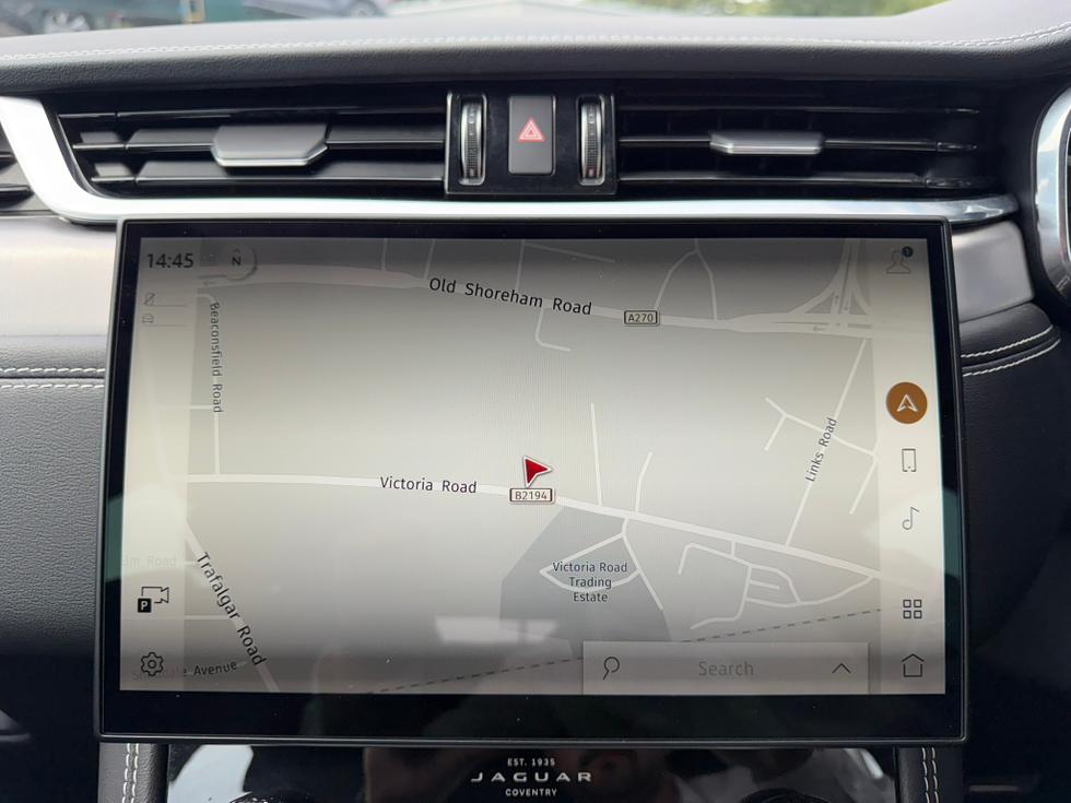 Jaguar F-PACE Photo 10f5372f-da11-4102-804c-11bdb219c163.JPEG