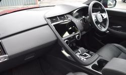 Jaguar E-PACE Photo 11