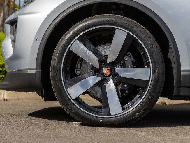 PORSCHE Macan Photo 4