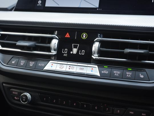 BMW 1 Series Photo 11498277-82bb-4e16-865d-a60bf340c84f.jpg