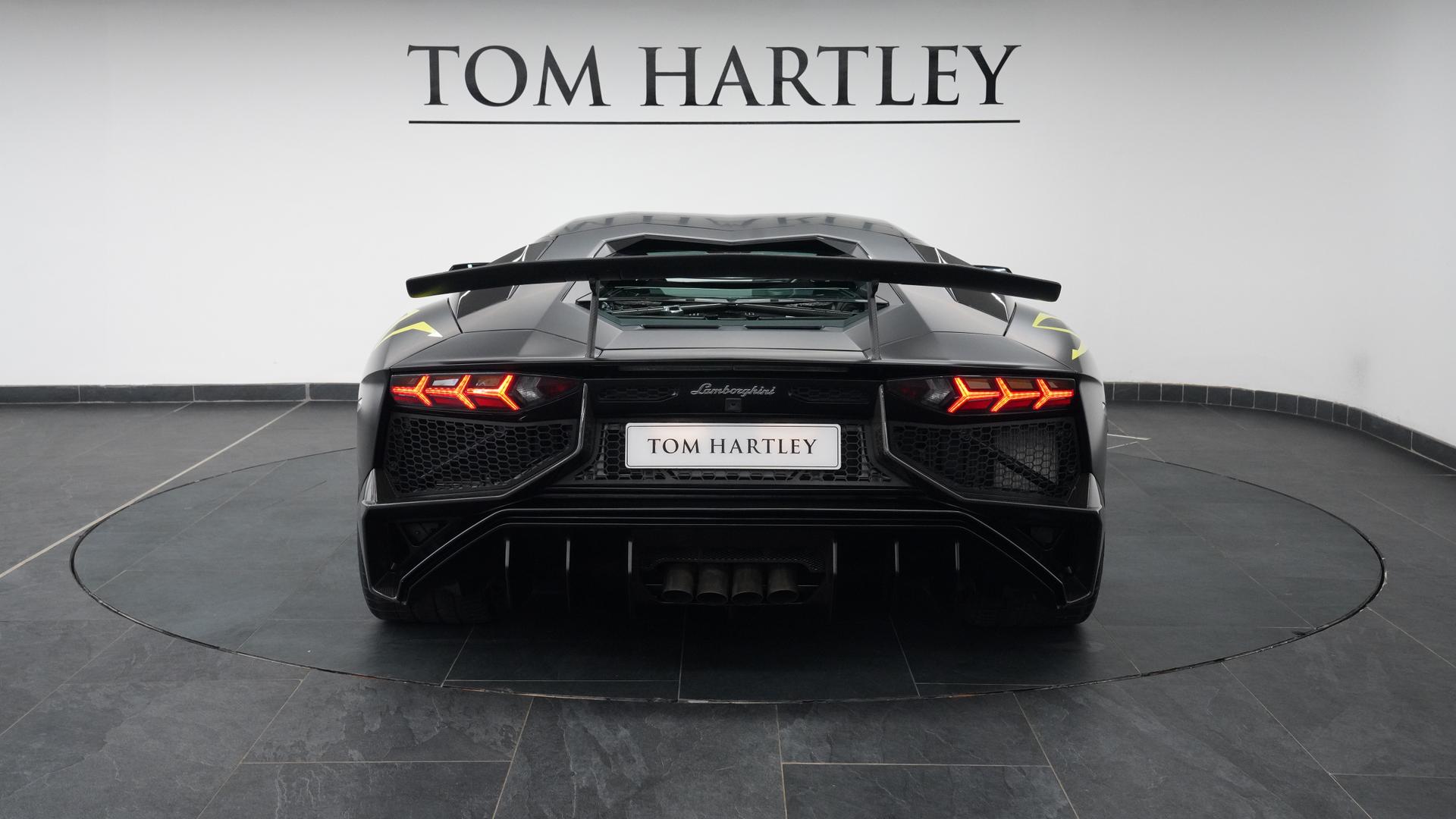 LAMBORGHINI Aventador Photo 1152654a-cfdc-4374-b973-9674c77370a5.jpg