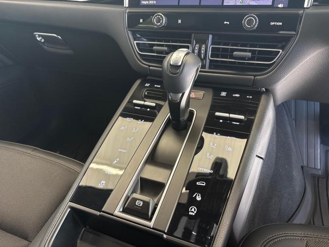 PORSCHE Macan Photo 12