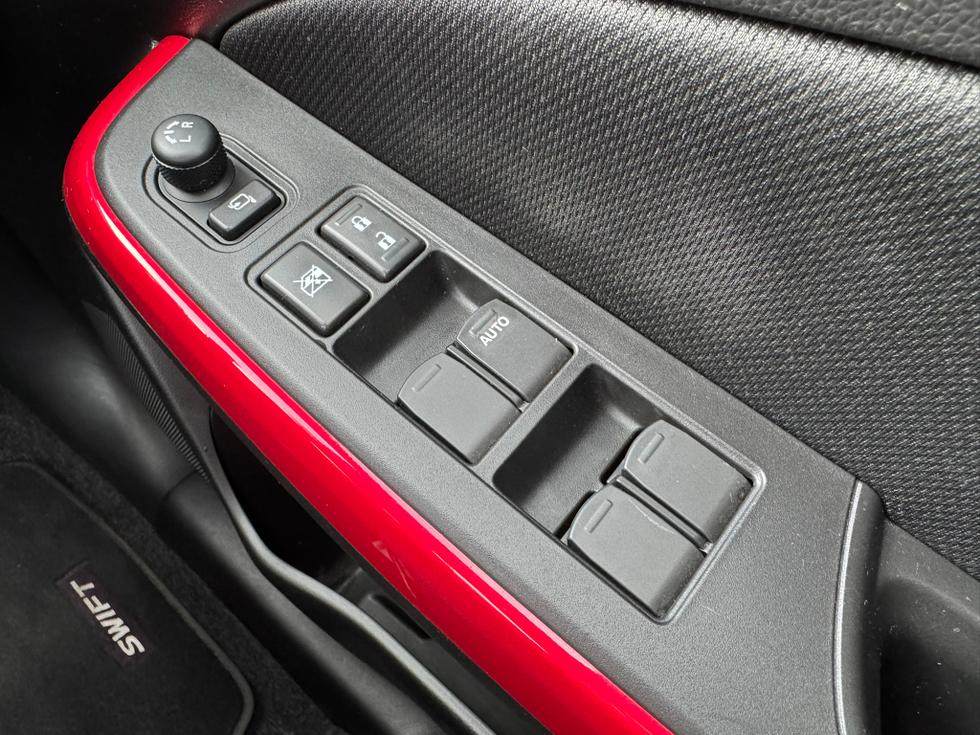 Suzuki Swift Photo 11616ff3-eeae-42ab-bf14-c89df0af52a0.JPEG