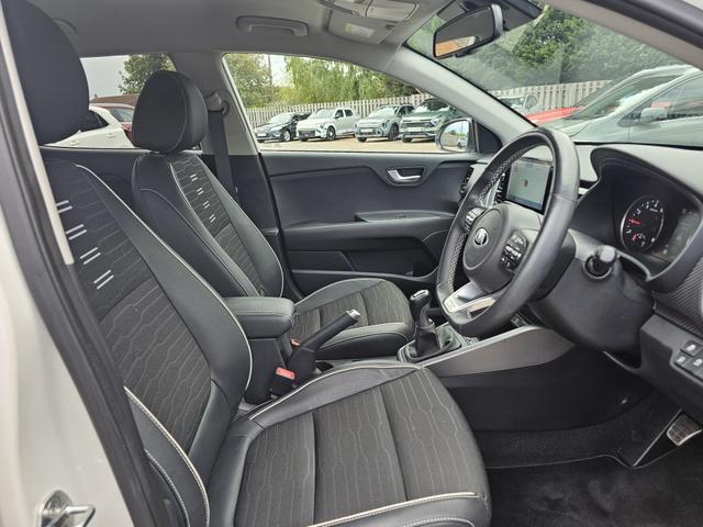 Kia Stonic Photo 116e02ce-fb7d-481c-bd44-c483e51783e7.jpg