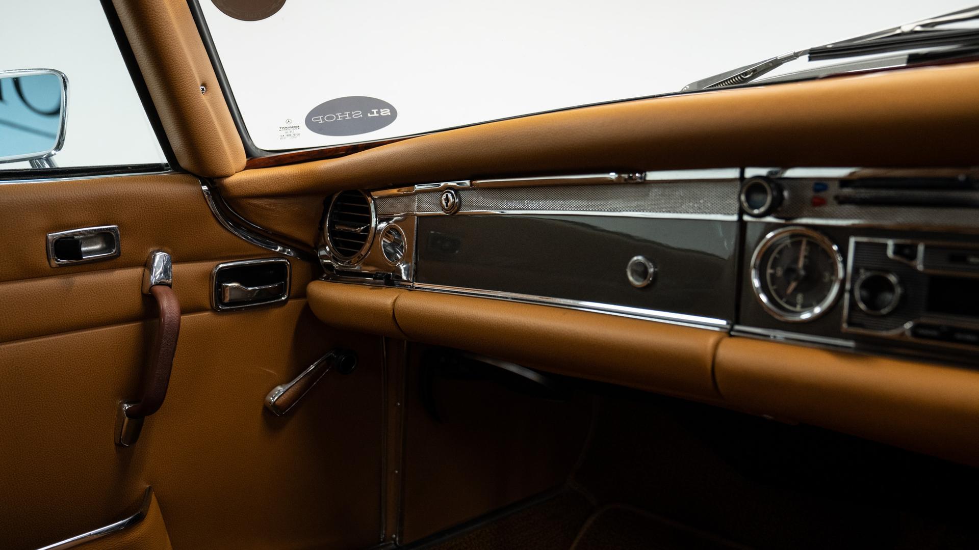 Mercedes-Benz 280 SL Photo 116ea291-e049-4c63-ad4c-3c4d24bc8008.jpg