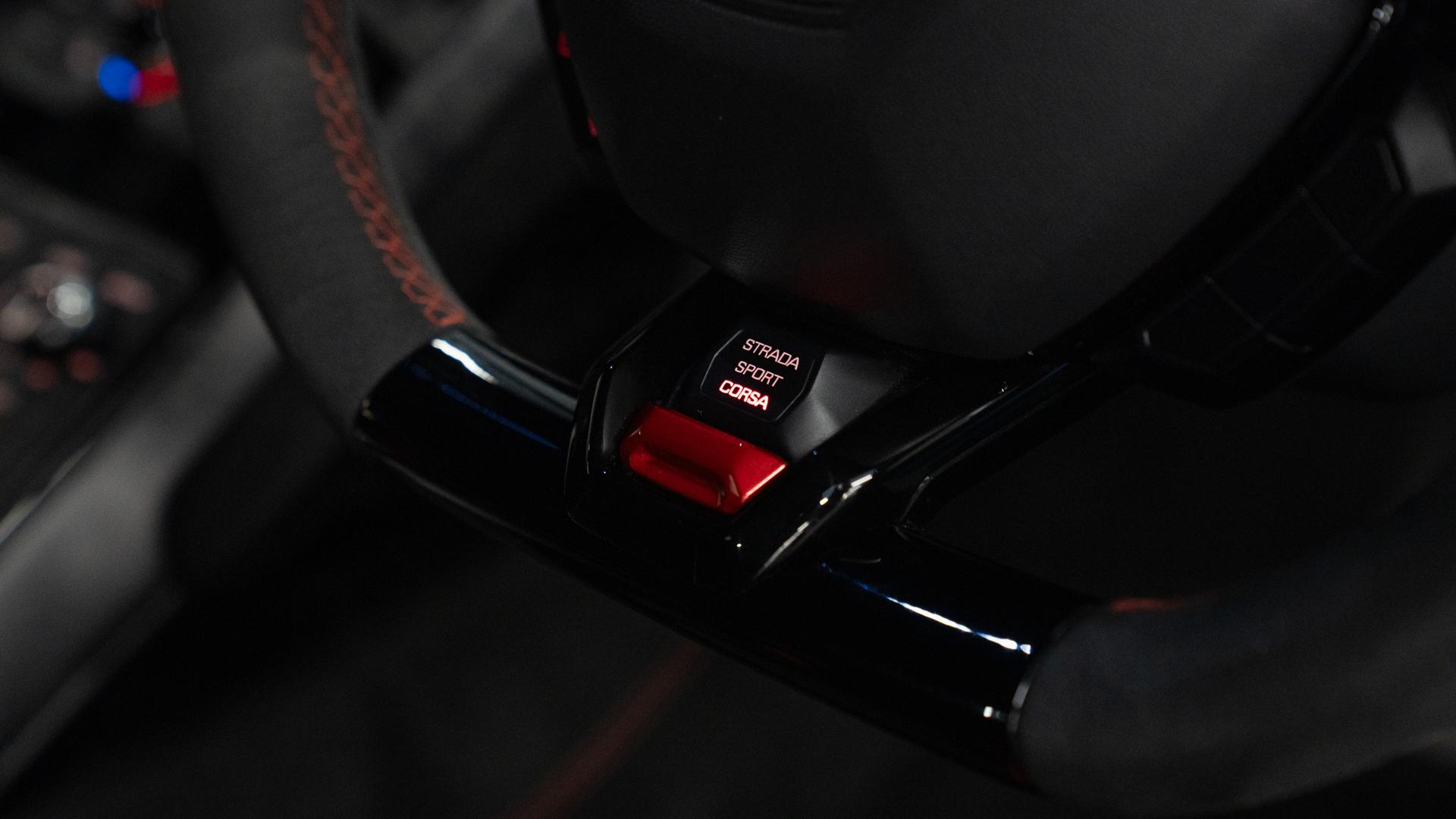 LAMBORGHINI Huracan Photo 1172e81f-2866-47d0-8474-fe1e611af734.jpg