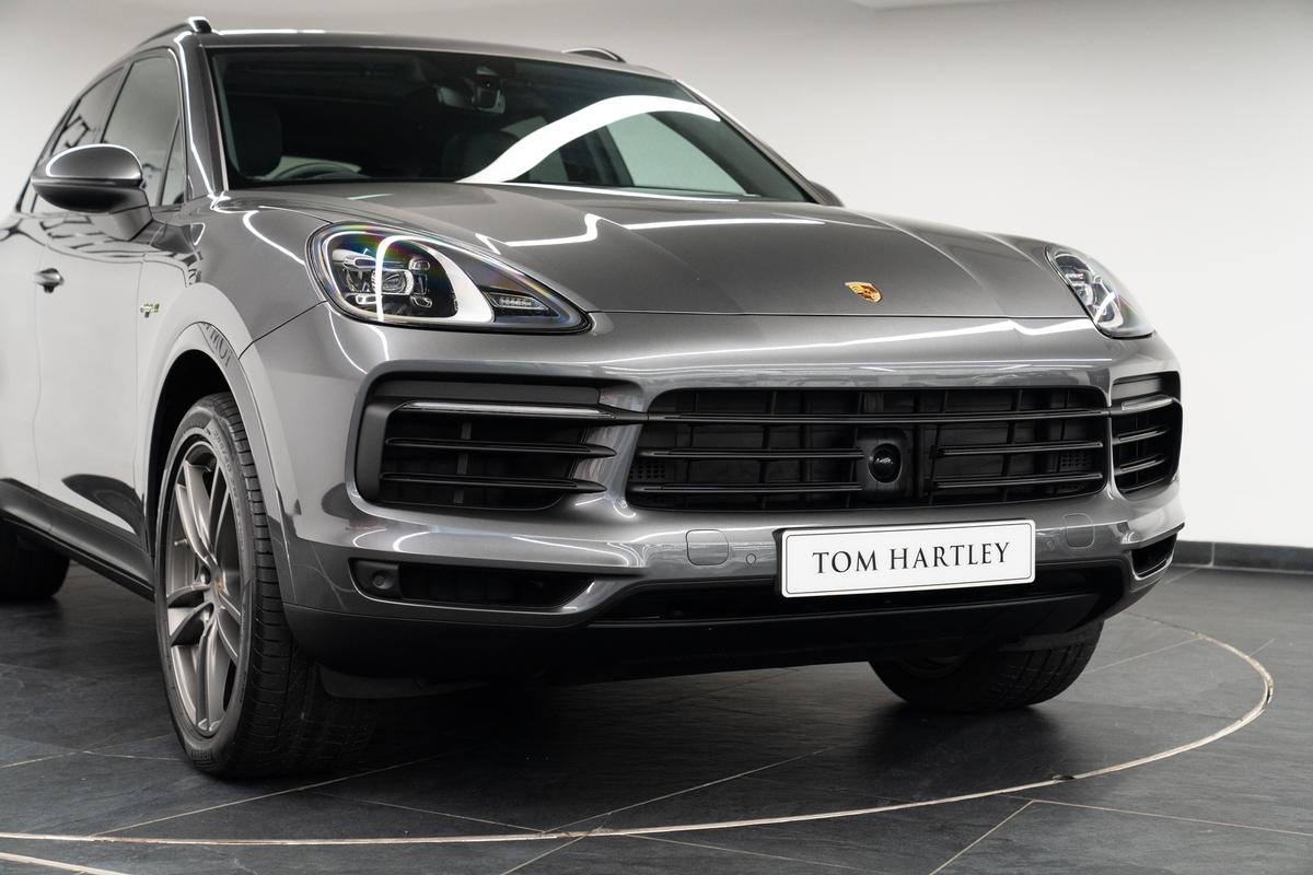 Used Porsche CAYENNE 37hs 10