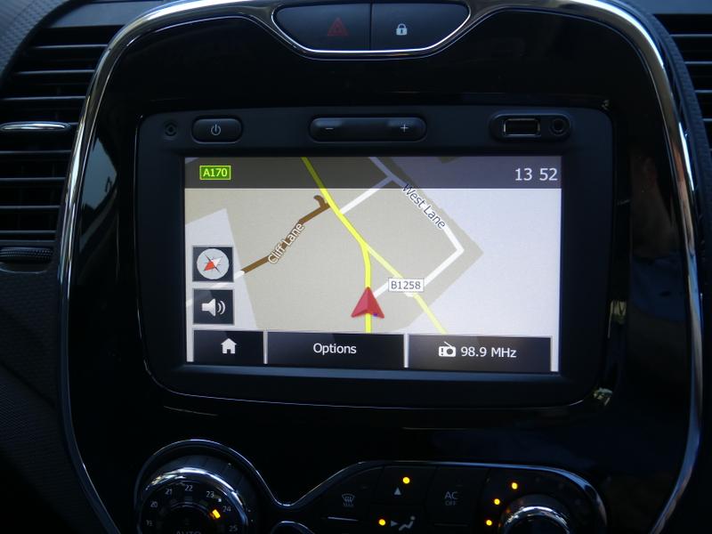 Renault Captur Photo 118ba3ff-ff32-493c-b1d2-ca87b9a073ef.jpg