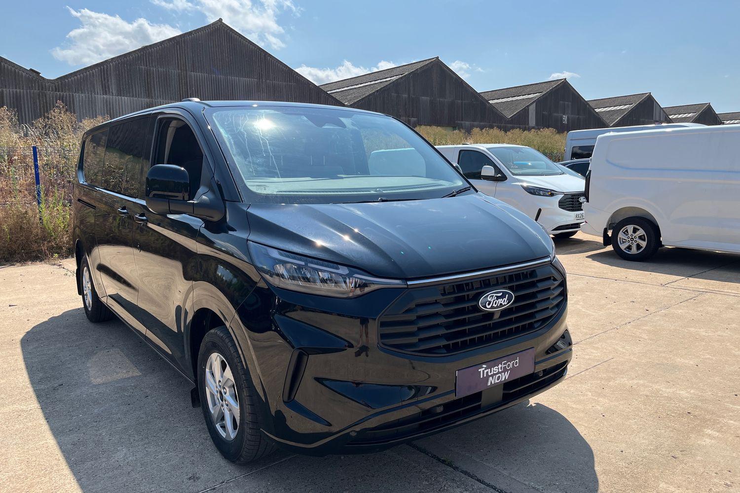 Ford TRANSIT CUSTOM Photo 0
