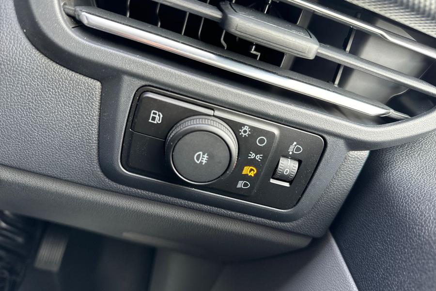 Ford TRANSIT CUSTOM Photo 118fb647-73ca-4ee8-863e-1a30ebe479ed.jpg
