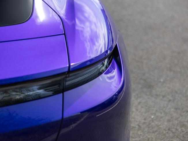 PORSCHE Taycan Photo 35