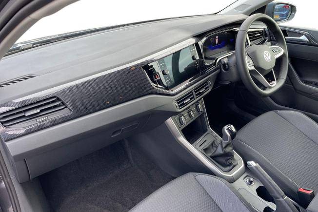 VOLKSWAGEN Polo Photo 2