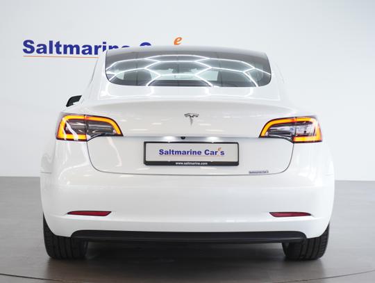 TESLA Model 3 Photo 11a95f80-97ff-4d55-91f3-30a230bd59f5.jpg