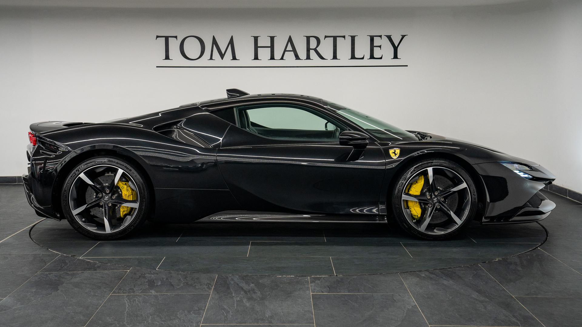Ferrari SF90 Photo 11b3d7ca-b0ca-48ea-ac1c-4a1f5e53710c.jpg