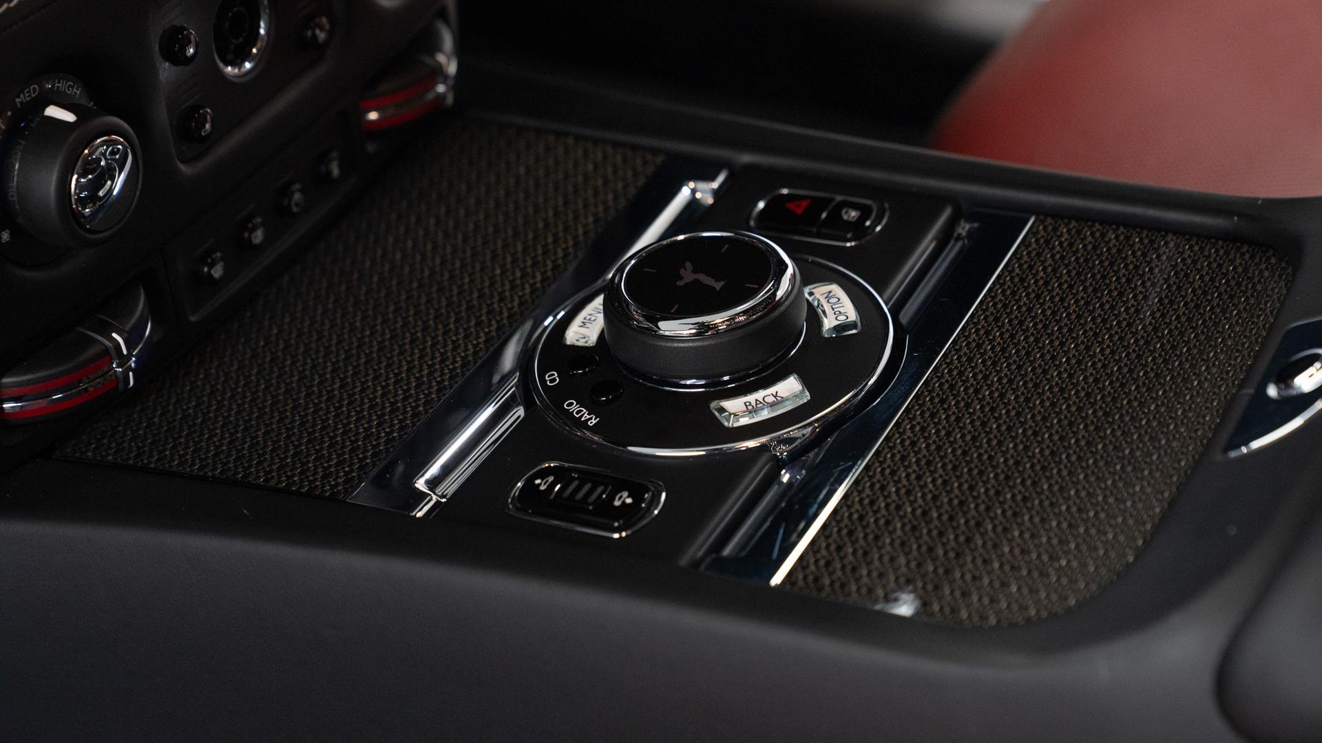Rolls-Royce Wraith Photo 11d2e819-da21-4301-9998-6e1cec7a275a.jpg