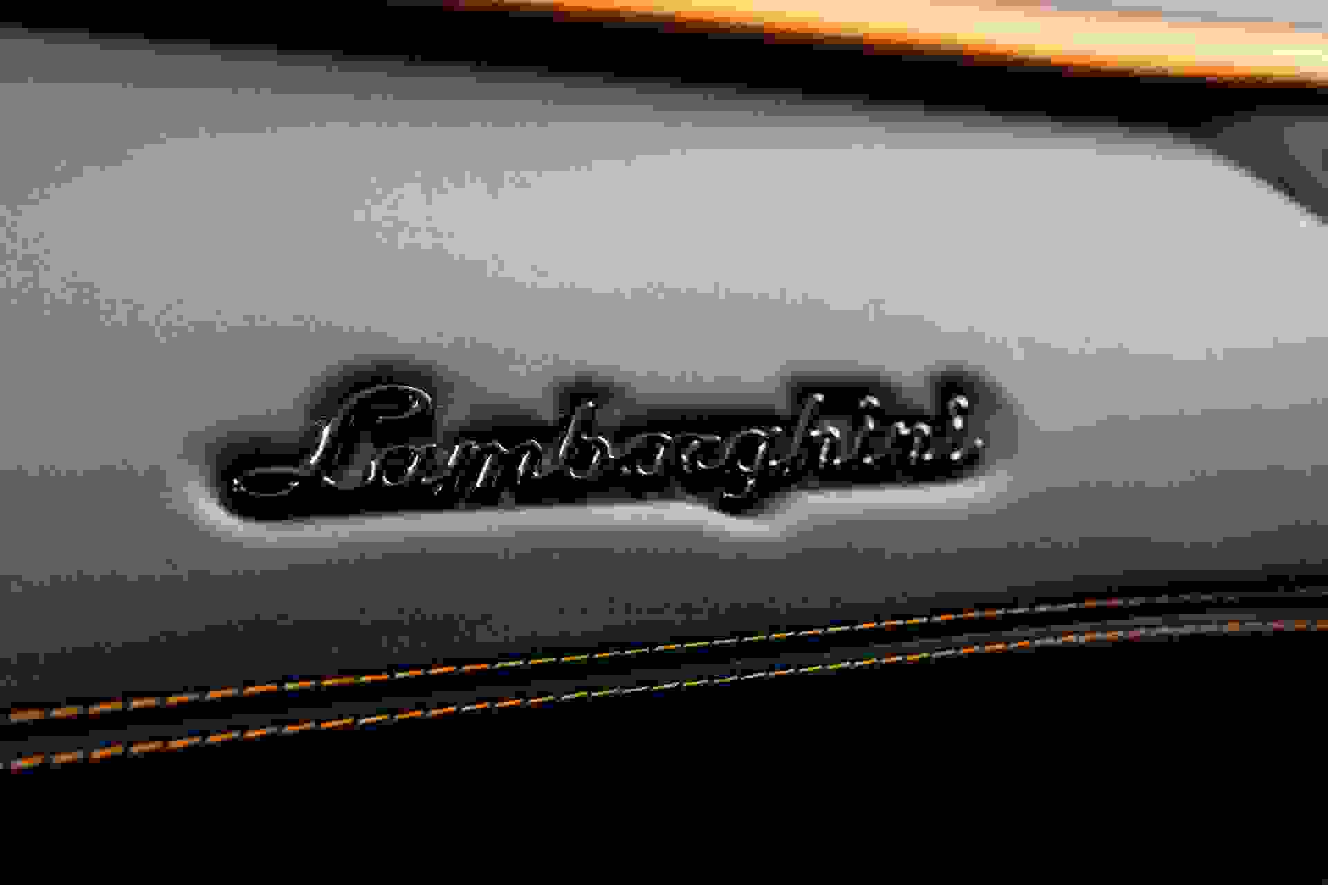 Lamborghini AVENTADOR S Photo 11e3c4fe-4109-4951-b163-e70978269df9.jpg
