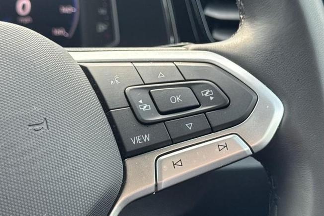 VOLKSWAGEN T-Roc Photo 13