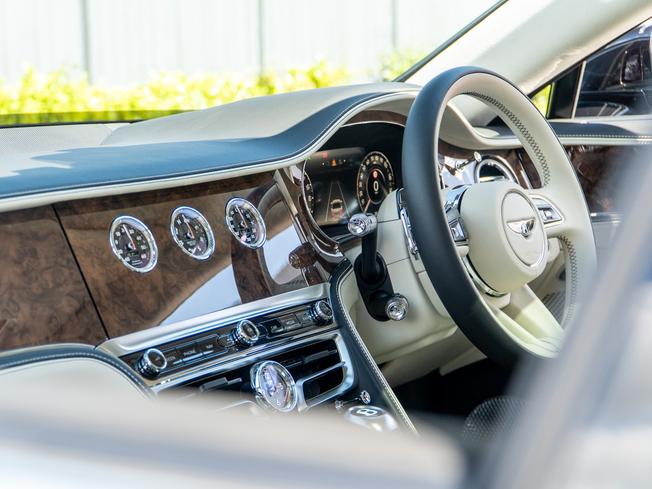 BENTLEY Flying Spur  Photo 12