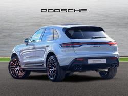 PORSCHE Macan Photo 2