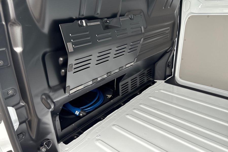 Ford E-TRANSIT CUSTOM Photo 12104f7c-b154-4014-83fa-812cbe9d4b24.jpg