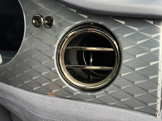 BENTLEY Bentayga Photo 24