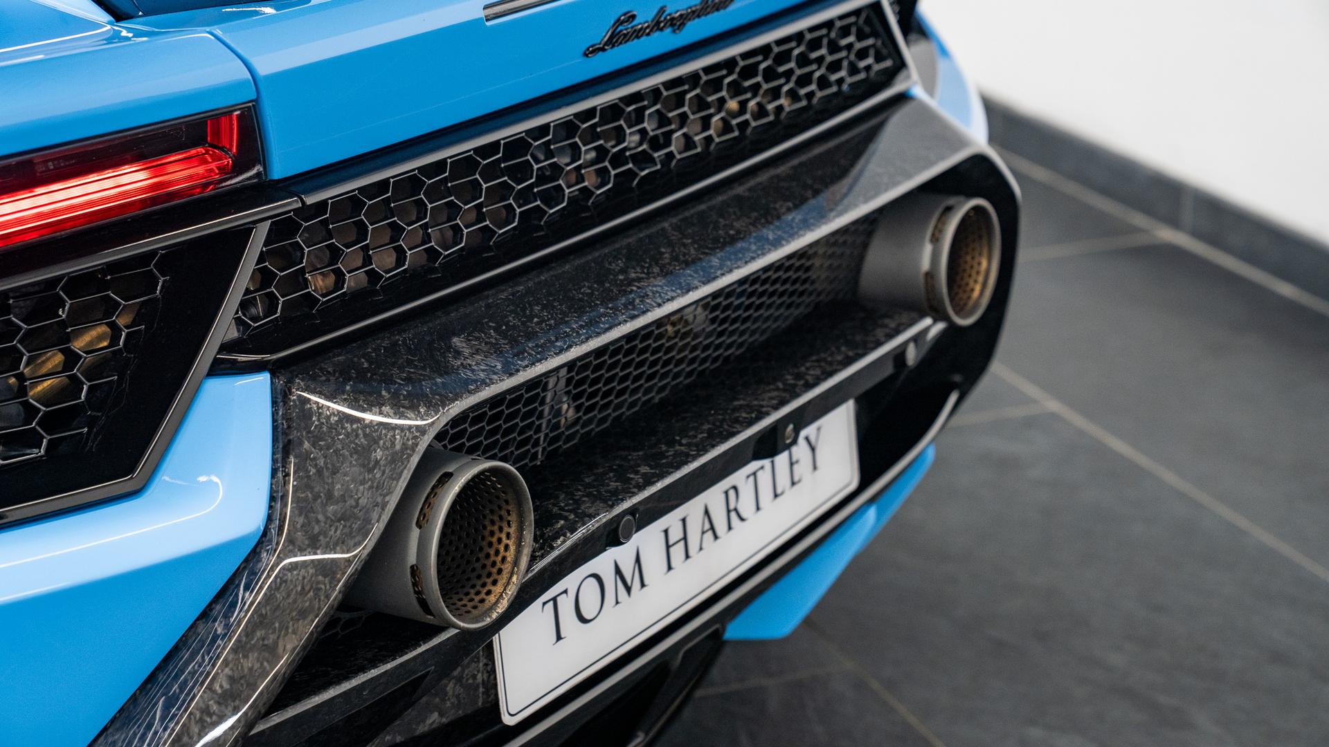 LAMBORGHINI Huracan Photo 1229d0d2-7fb3-44b1-b19f-ba75559cacc4.jpg