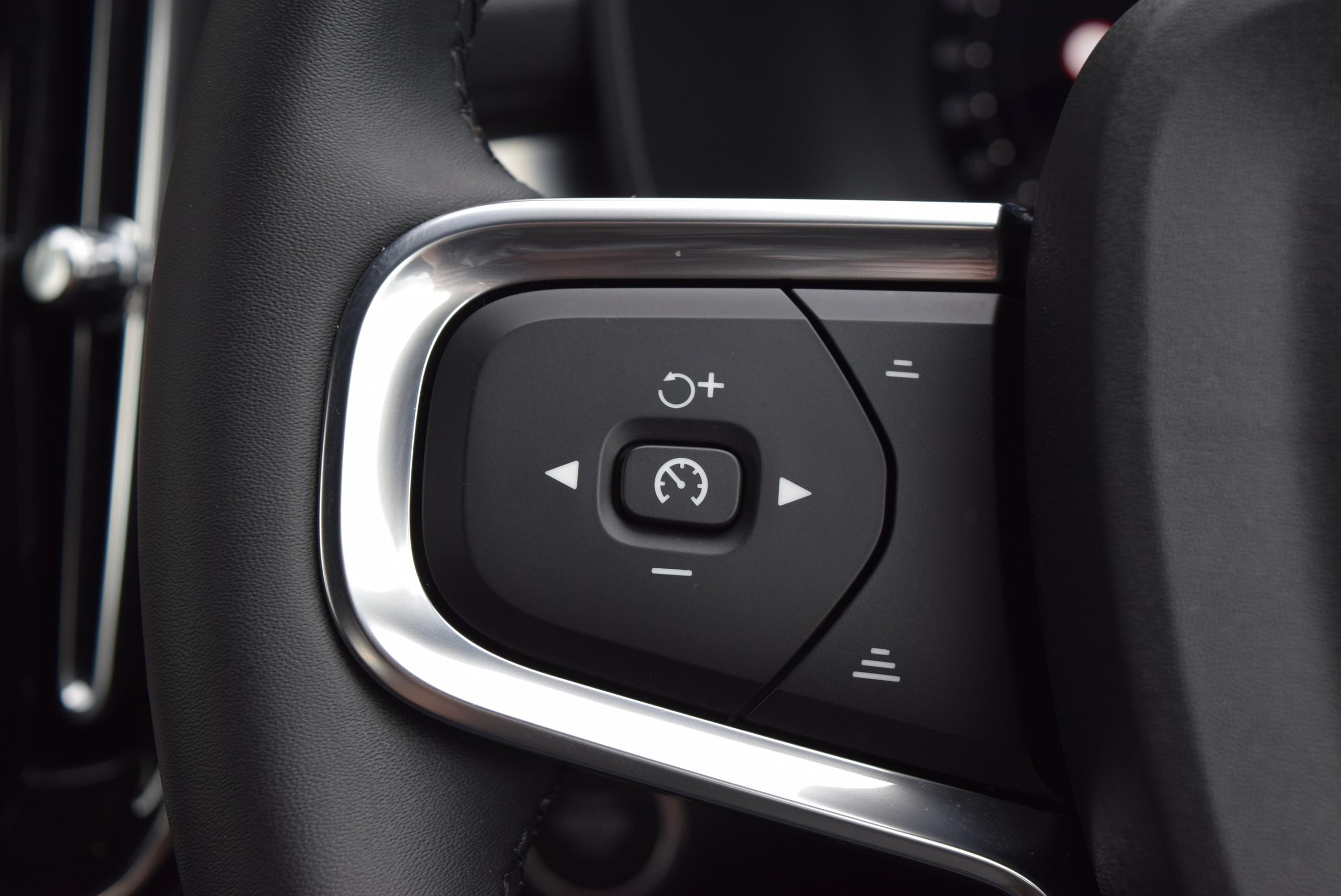 2026 VOLVO XC40 2.0 B4P Plus Dark 5dr Auto - vehicle photo 15 for sale on PureCar
