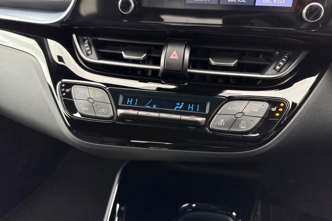TOYOTA C-Hr Photo 24