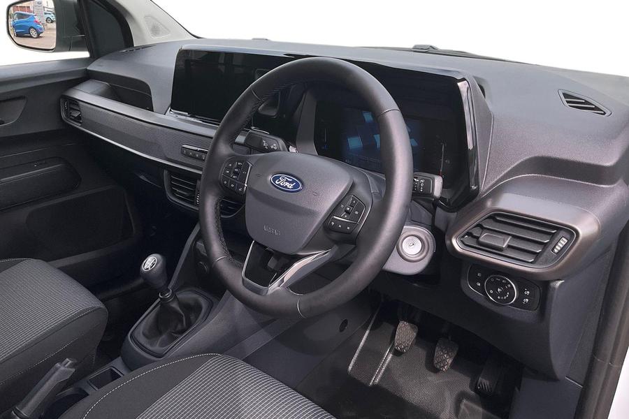 Ford TRANSIT COURIER Photo 124bd401-bb85-4fa8-99f8-c07178ce1a1d.jpg