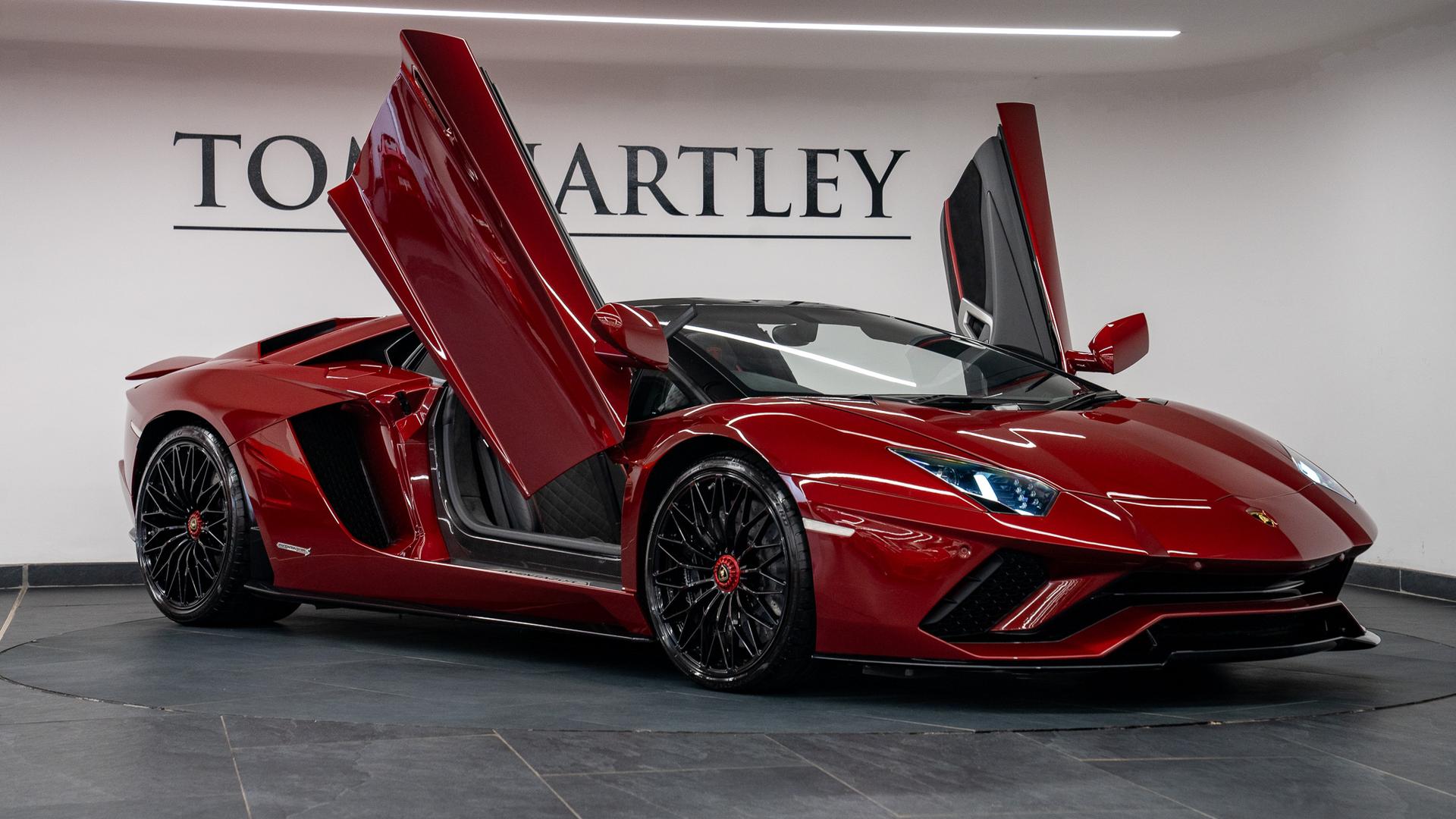 LAMBORGHINI Aventador Photo 1286dd50-9866-4fbf-99c7-bdc3acbdfea5.jpg
