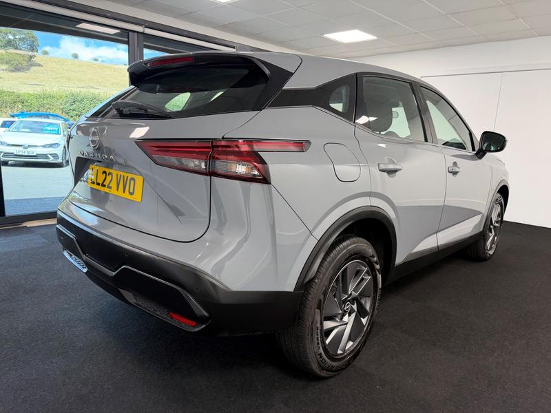 Nissan Qashqai Photo 1287bf47-aa0b-4cb6-8c8d-4351e79a7e61.jpg