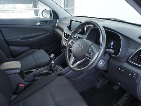 Hyundai TUCSON Photo 128aaab0-00f2-4973-8d61-d3f8a3a1cec0.jpg