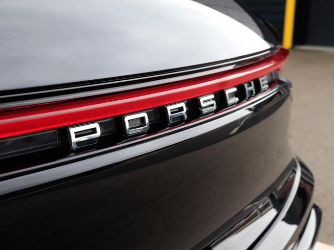 PORSCHE Macan Photo 12