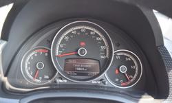 Volkswagen UP Photo 12