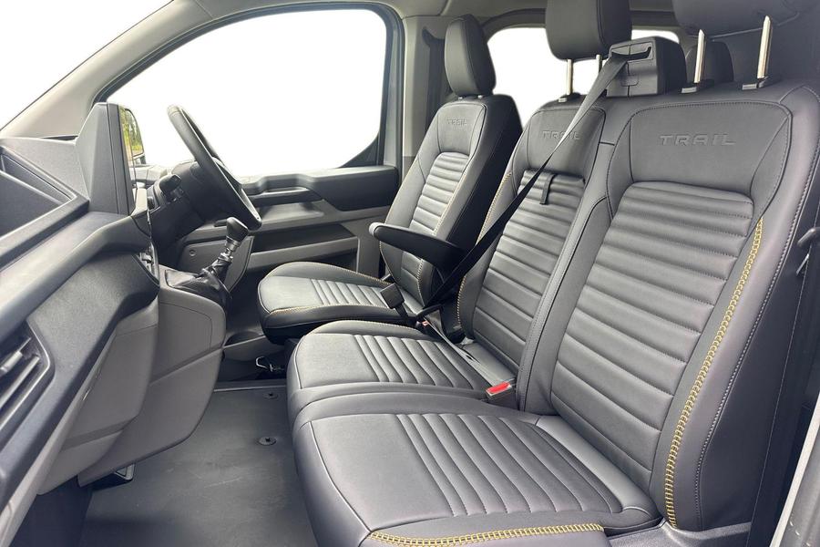 Ford TRANSIT CUSTOM Photo 129b889c-7882-4fe7-8a72-2d5db9202443.jpg