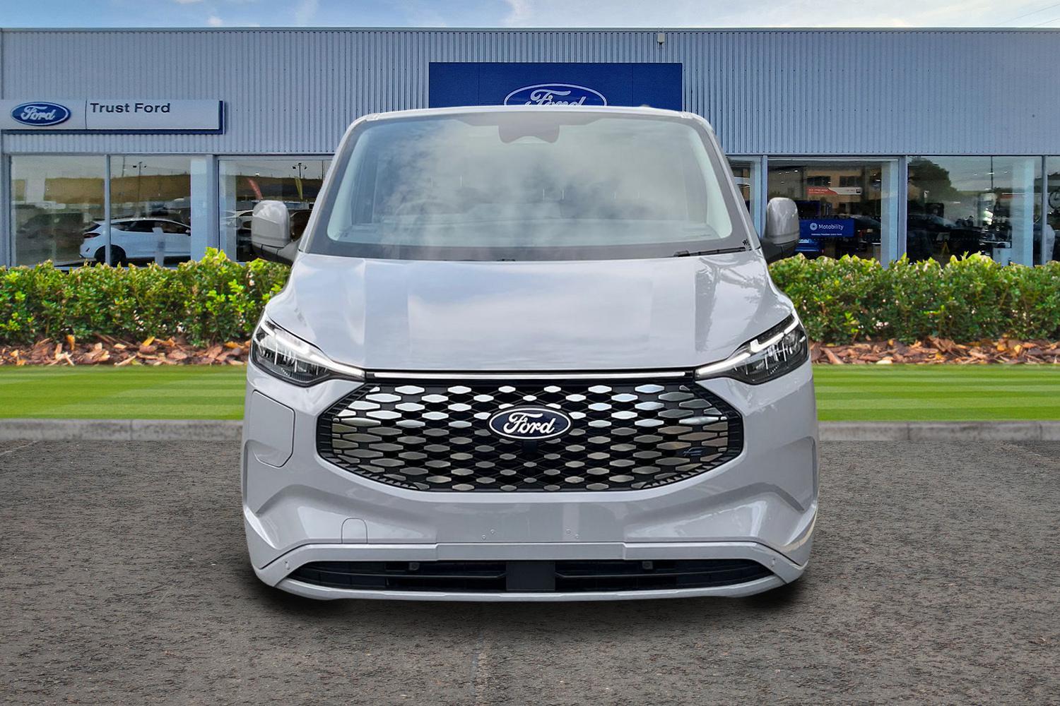 Ford E-TRANSIT CUSTOM Photo 11