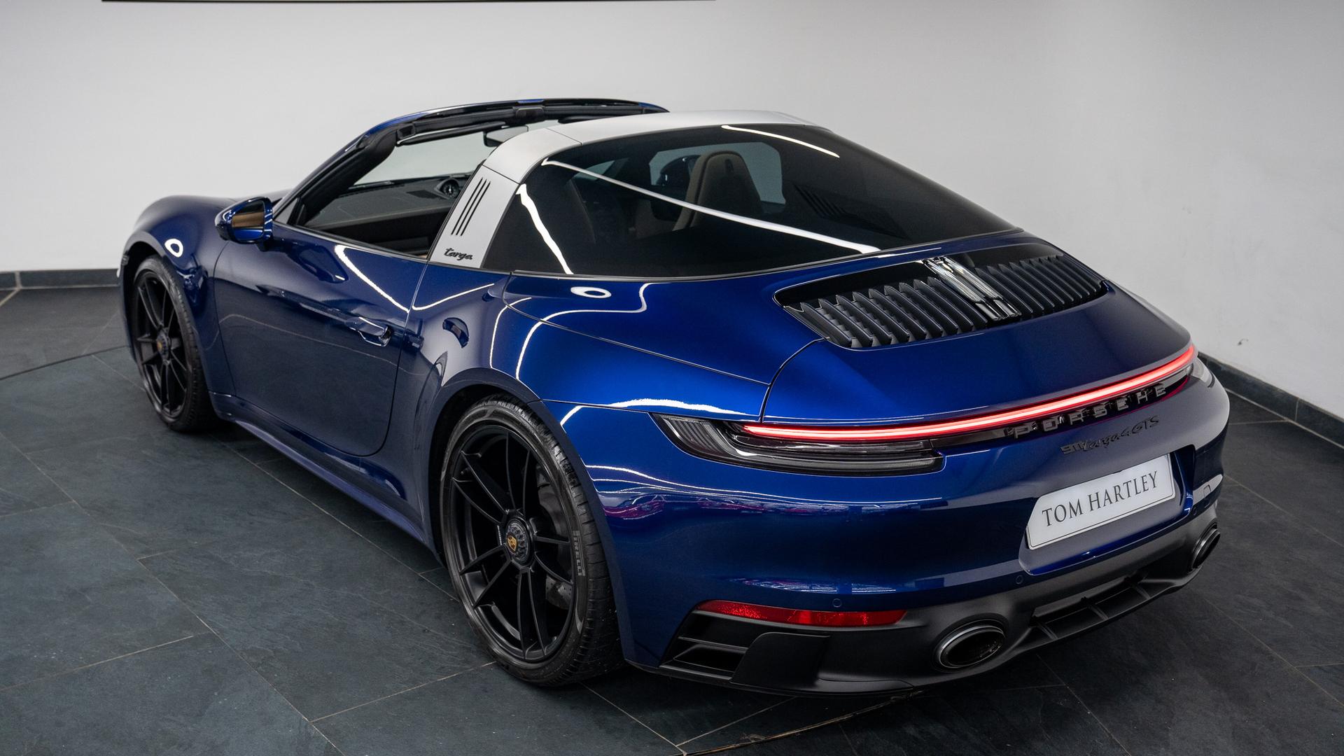 Porsche 911 Photo 12a8ec27-b2ef-41cf-a7e7-3310561d56d5.jpg