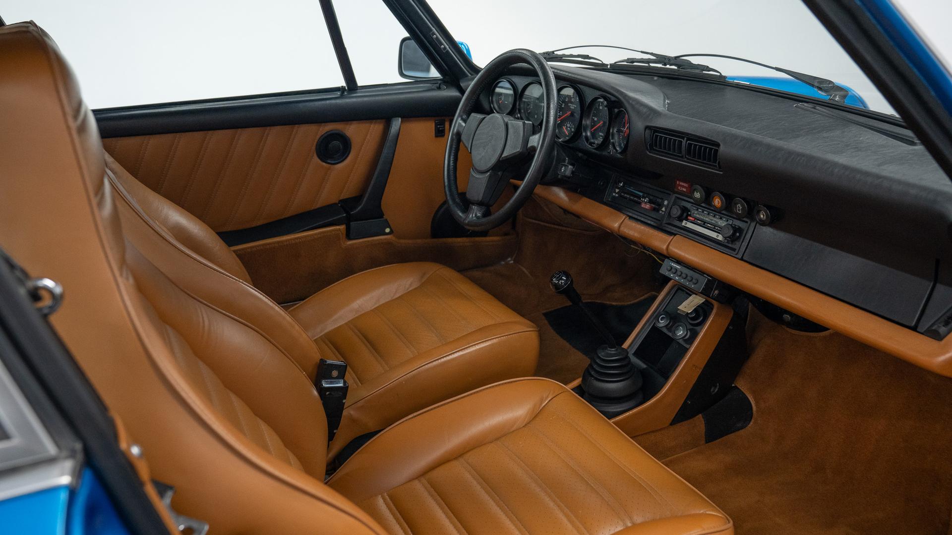 Porsche 911 Photo 12abf859-57da-4ffc-ac62-94441d8bb2ca.jpg