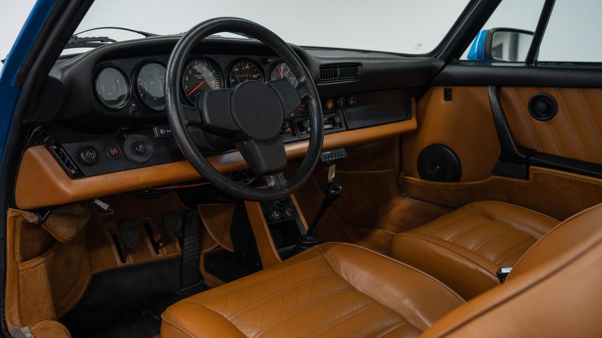 Porsche 911 Photo 12b3be35-3bb5-46c6-8b93-2ed3e70e4671.jpg