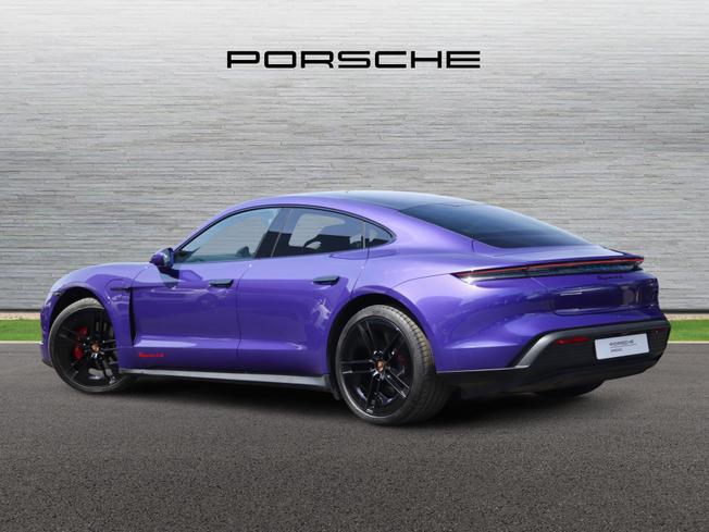 PORSCHE Taycan Photo 2