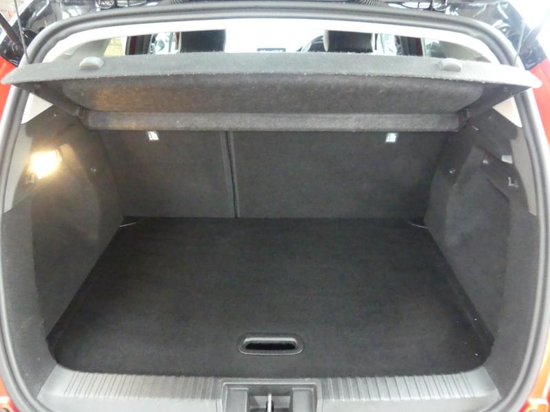 Renault Captur Photo 12c1f04d-521d-4102-831b-c731aa624f91.jpg