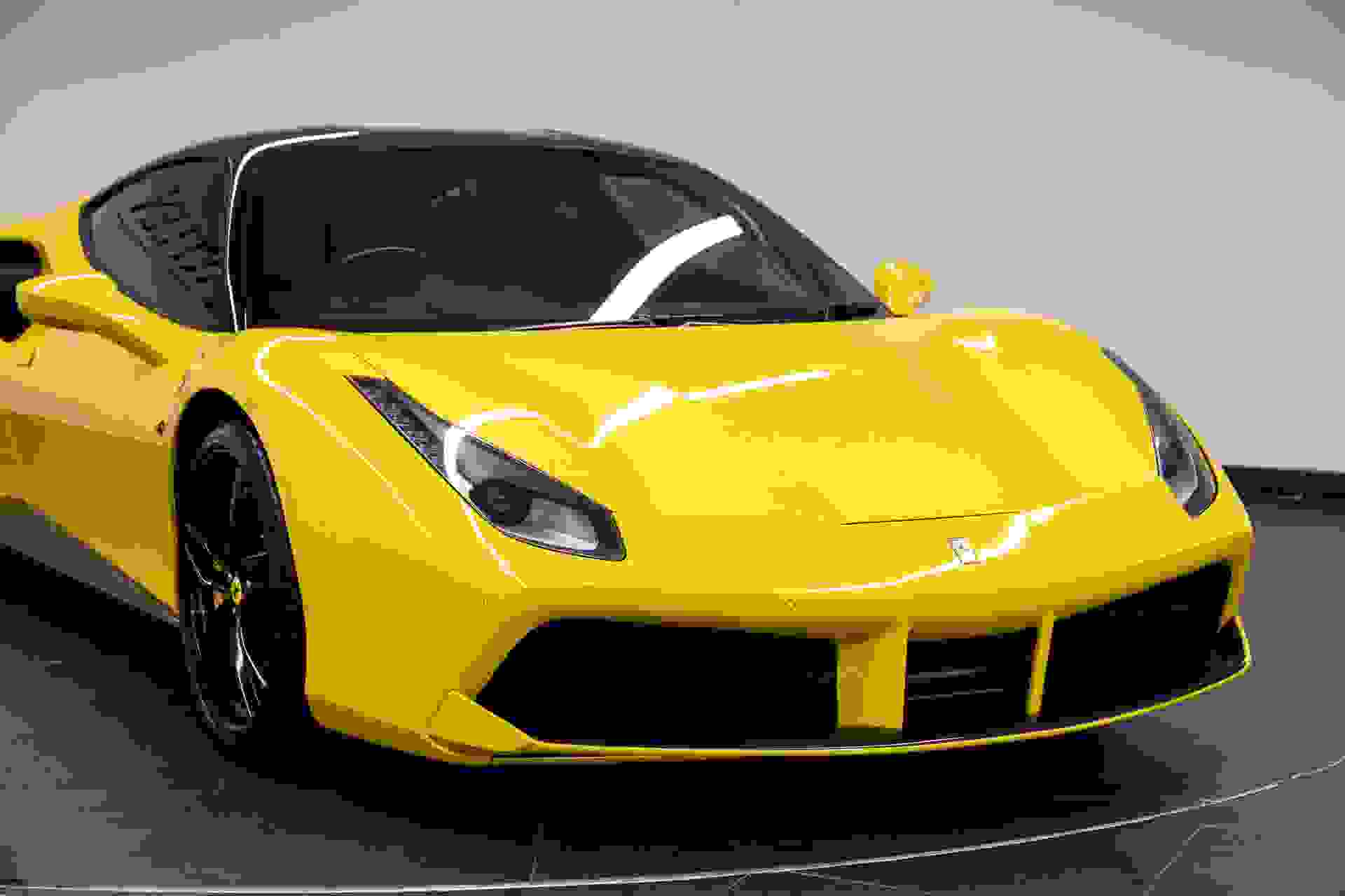 Ferrari 488 Photo 12c2e106-0289-4d5a-ab93-28f7a5ce228a.jpg